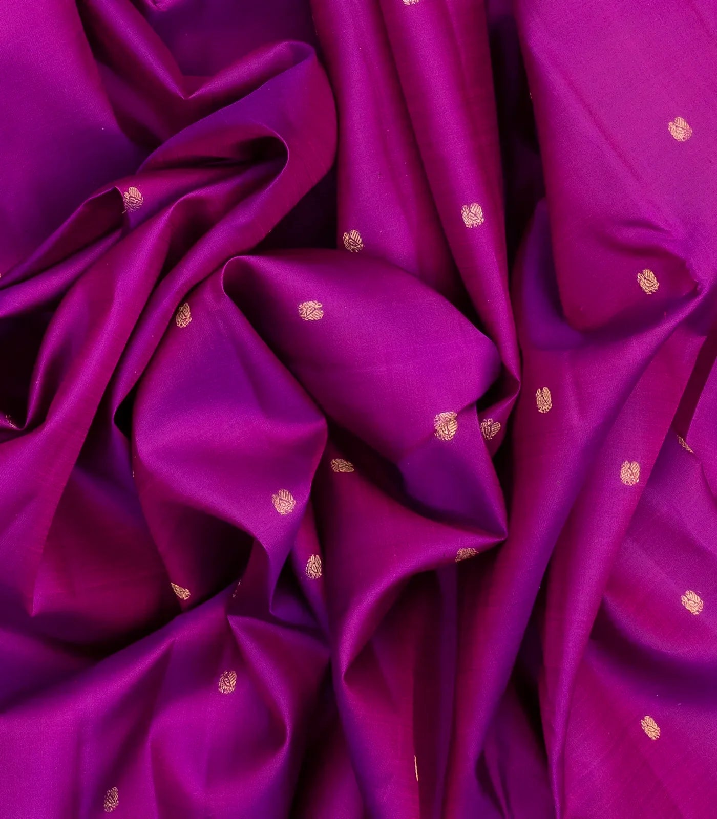 Magenta Handloom Kanchipuram Silk Saree With Annam Buttas