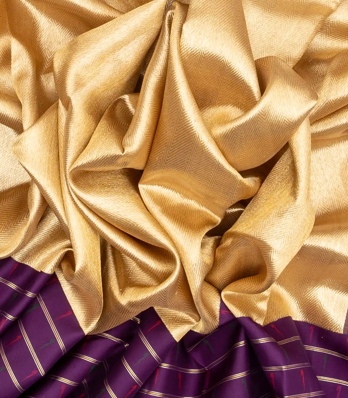 Cream Handloom Kanchipuram Korvai Silk Saree With Chevron Motifs