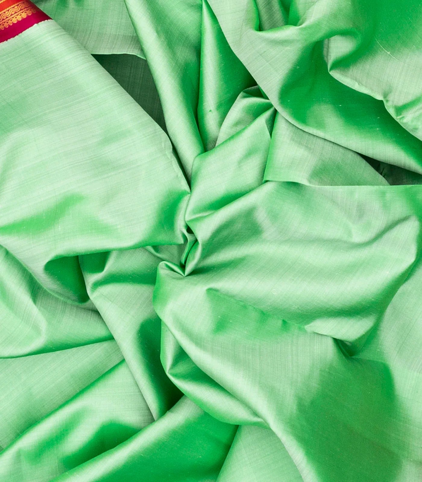 Pista Green Handloom Kanchipuram Korvai Silk Saree With Pink Border