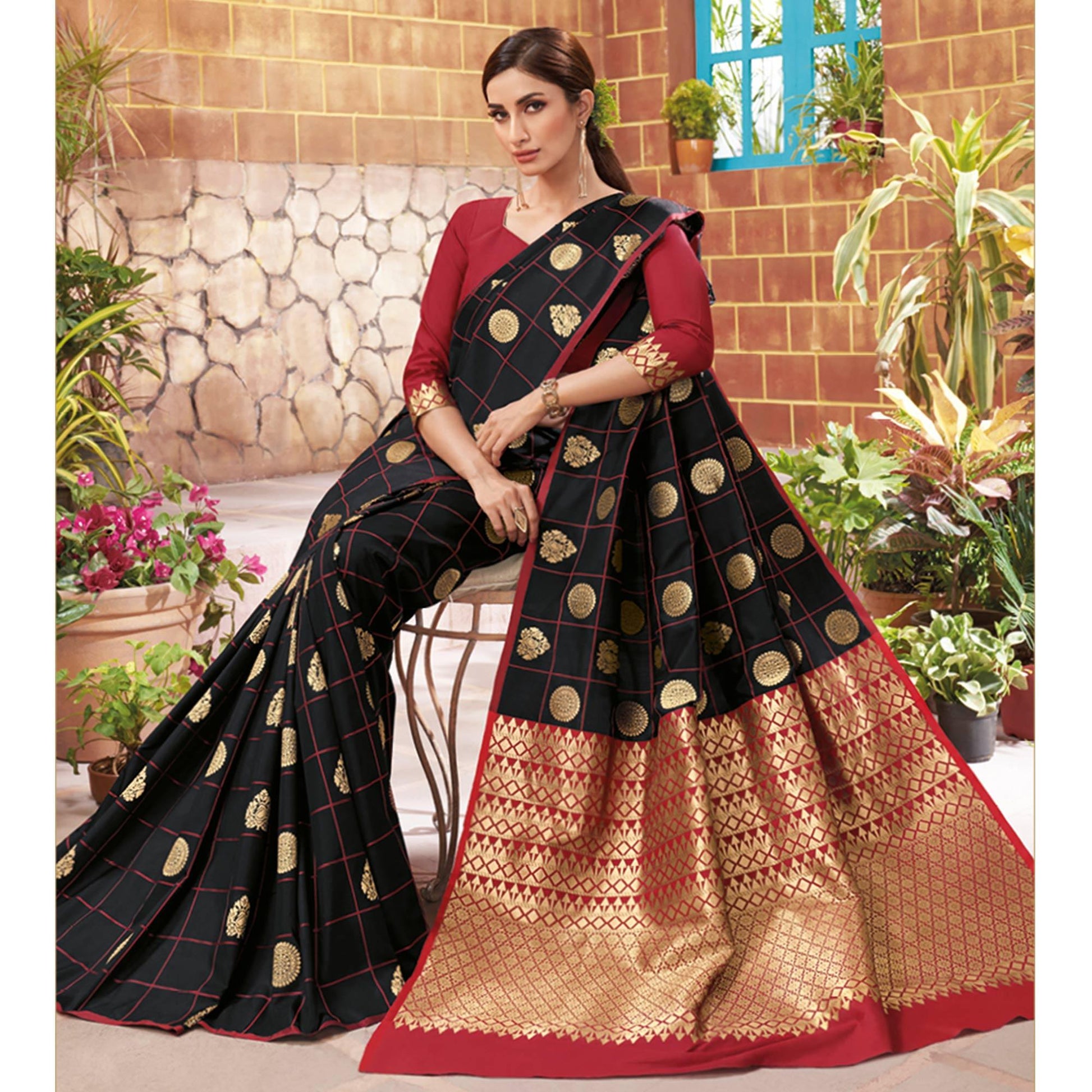 Energetic Black Colored Festive Wear Woven Silk Saree
