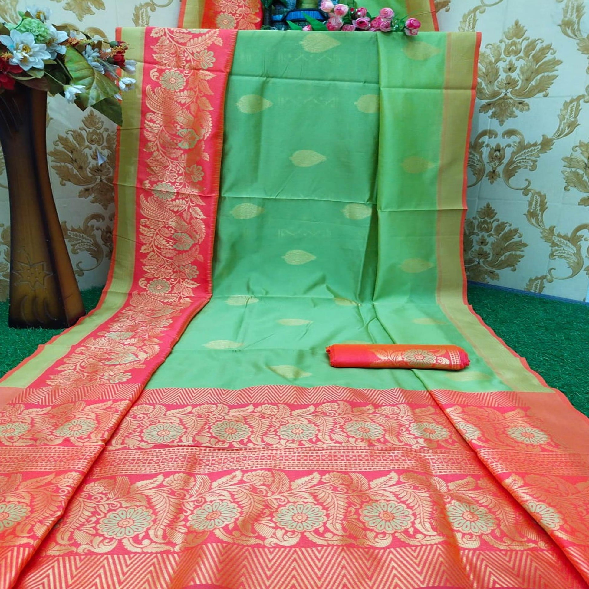 Engrossing Green Colored Festive Wear Woven Heavy Banarasi Silk Saree