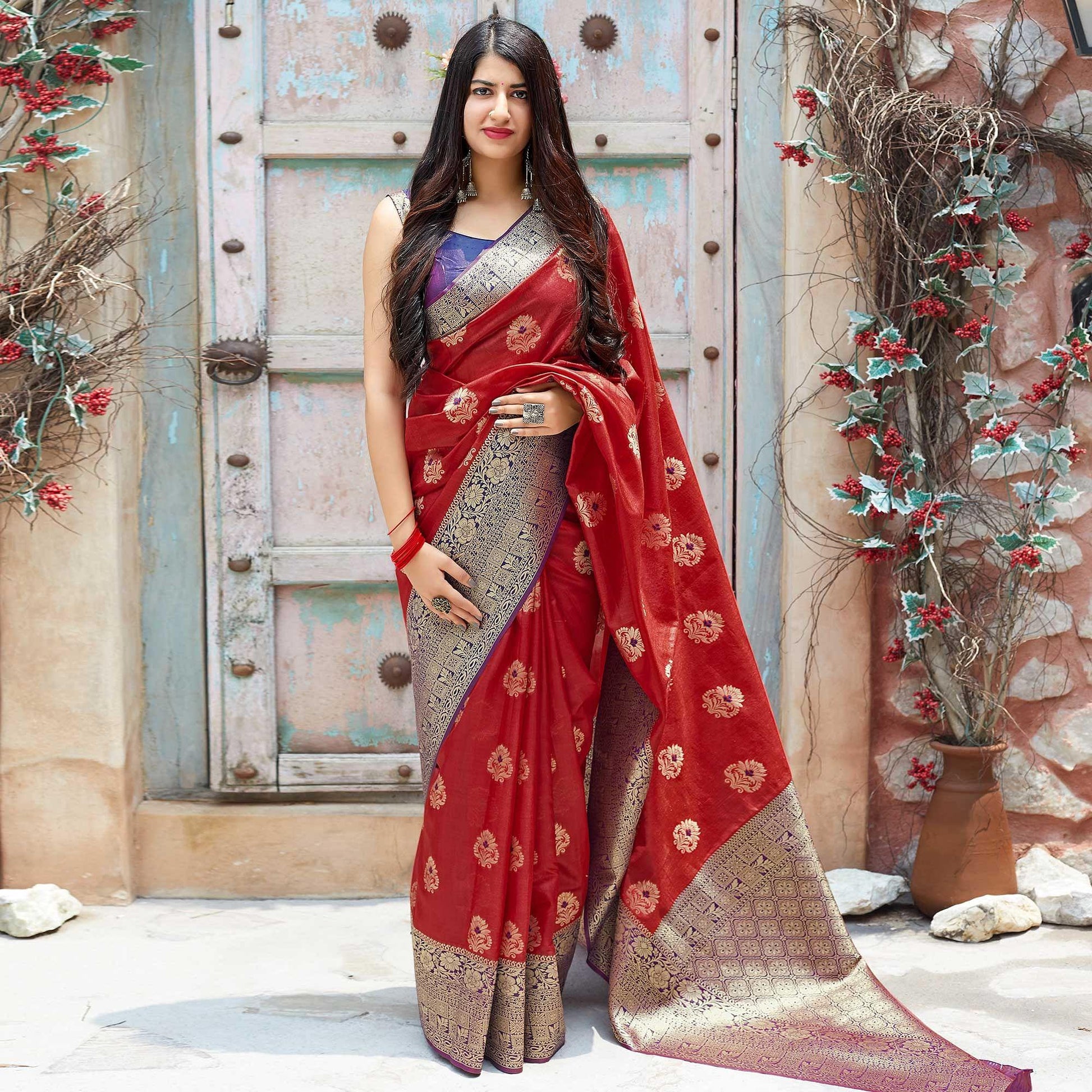 Engrossing Red Colored Festive Wear Woven Banarasi Silk Saree