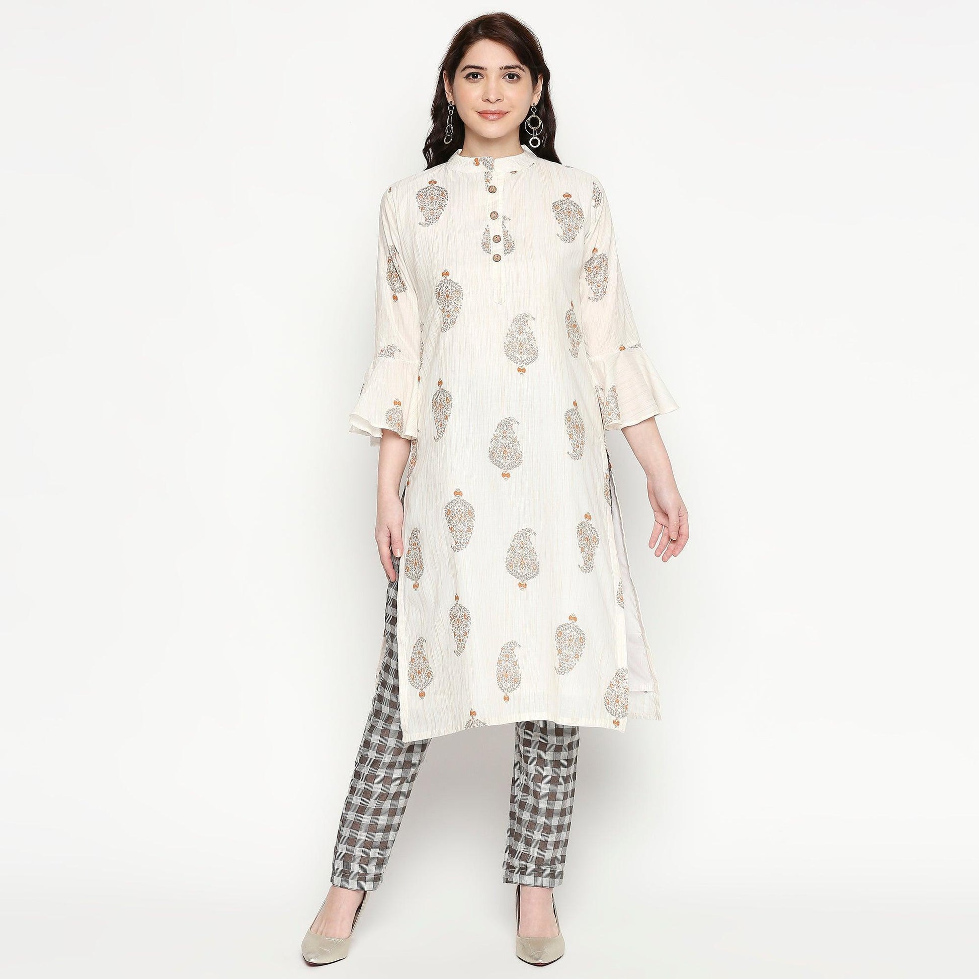 Engrossing White Colored Casual Wear Printed Cotton Kurti-Pant Set