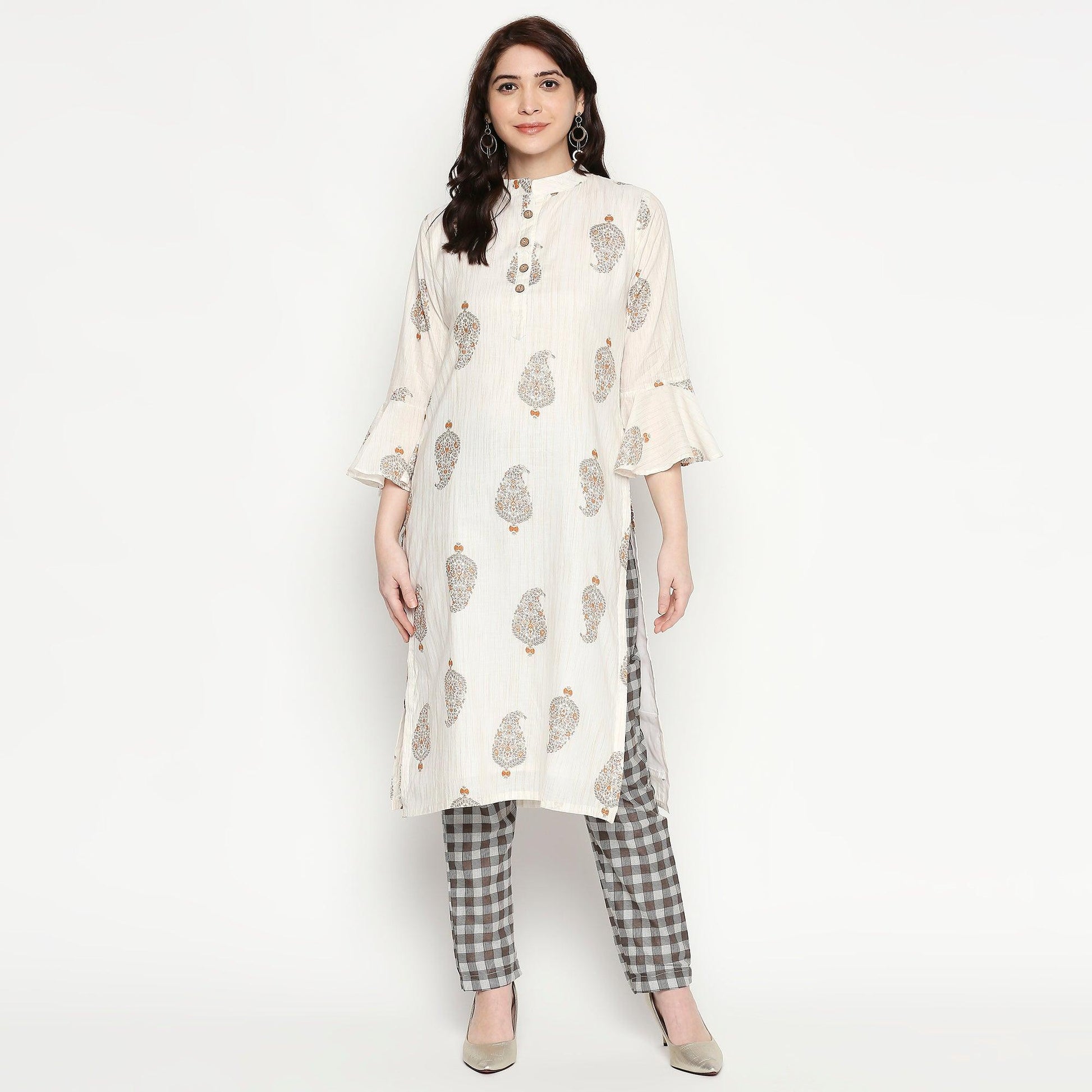 Engrossing White Colored Casual Wear Printed Cotton Kurti-Pant Set