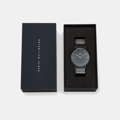 Classic Men Quartz Black Dial Analog Stainless Steel Watch DW00100778