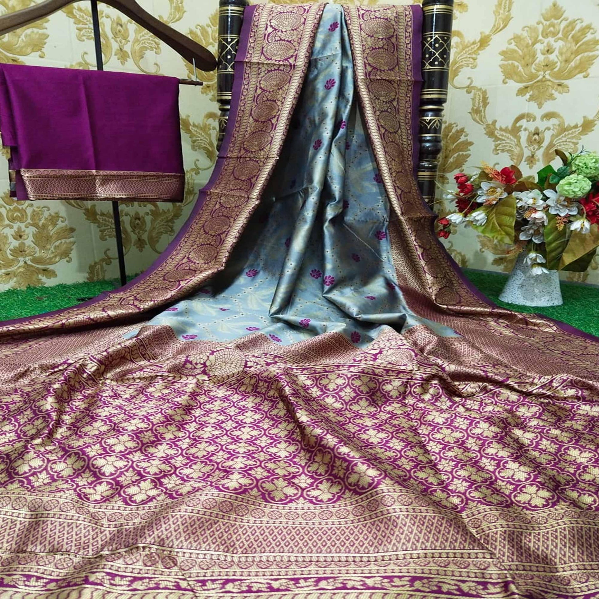 Exceptional Grey Colored Festive Wear Woven Silk Saree