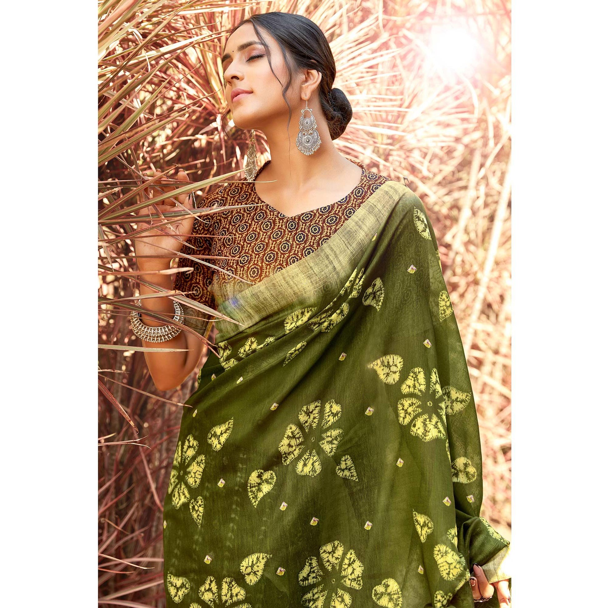 Exotic Green Colored Digital Printed Festive Wear Linen Designer Saree