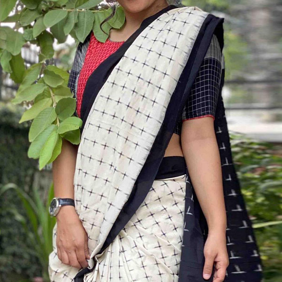 Eye-catching Offwhite Colored Casual Wear Printed Silk Saree
