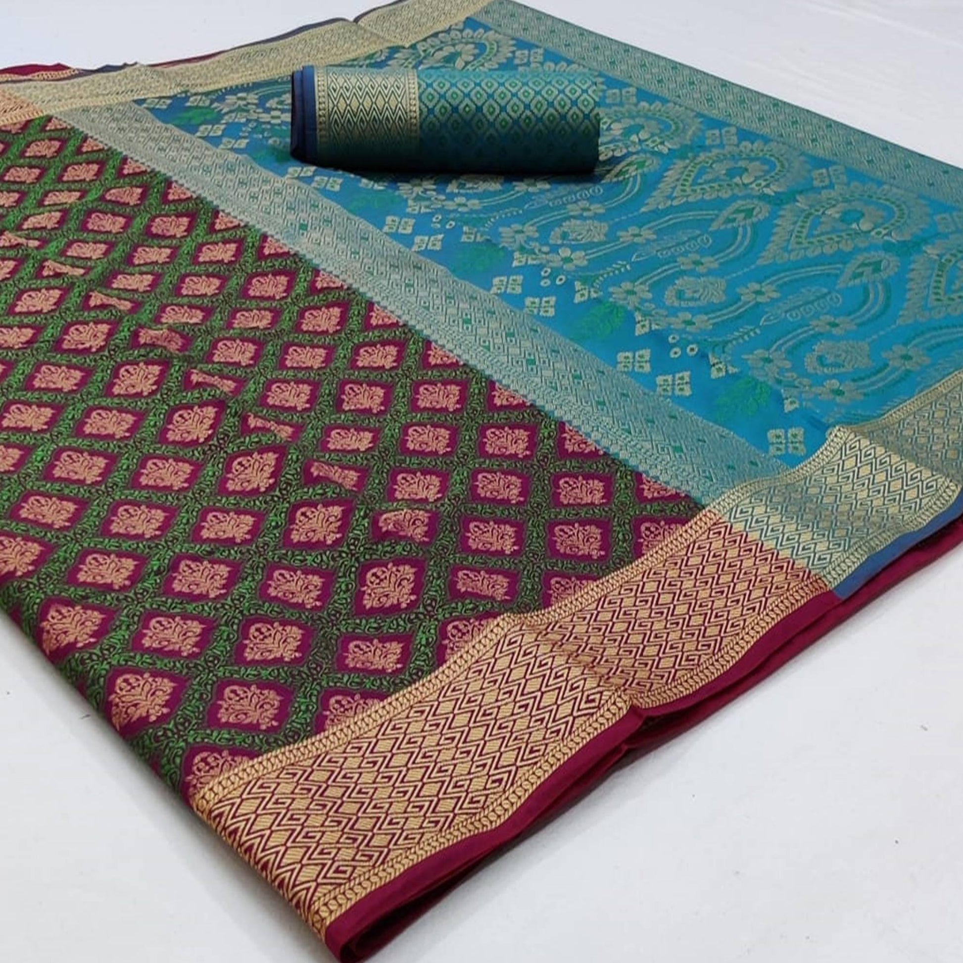 Eye-catching Purple Colored Festive Wear Woven Patola Silk Saree