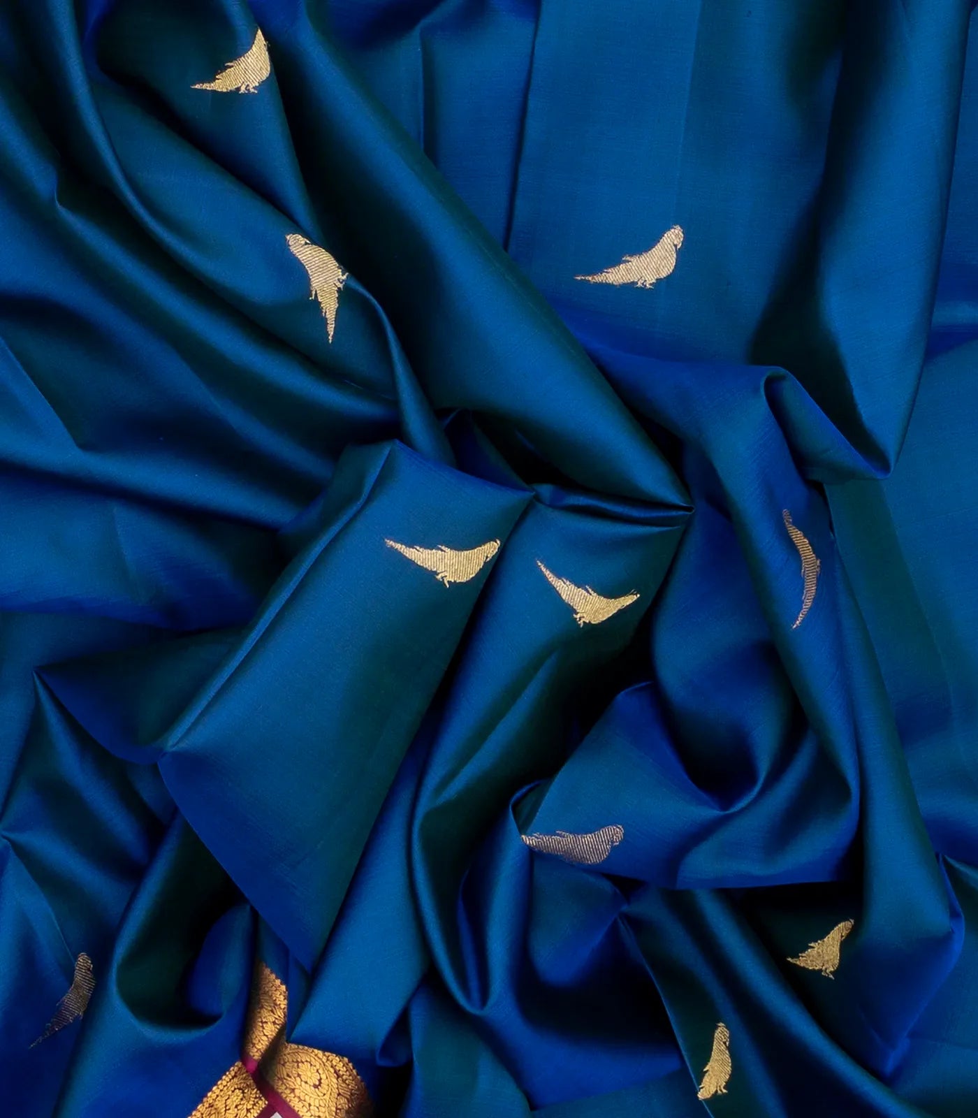 Blue Handloom Kanchipuram Korvai Silk Saree With Parrot Buttas