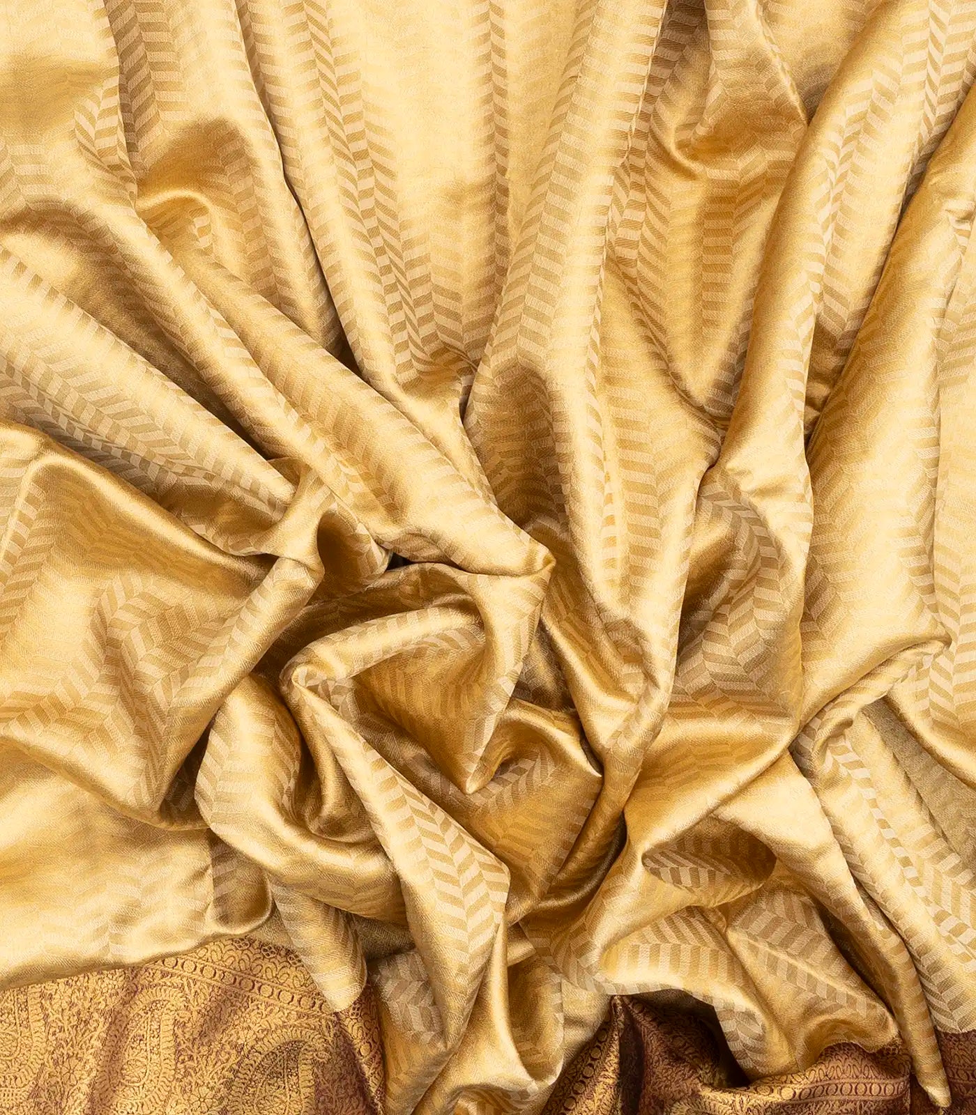 Cream Handloom Kanchipuram Silk Saree With Chevron Stripes