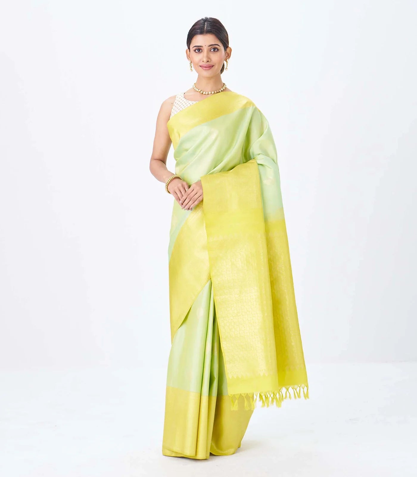 Cardamom Green Handloom Kanchipuram Korvai Silk Saree With Zari Buttas