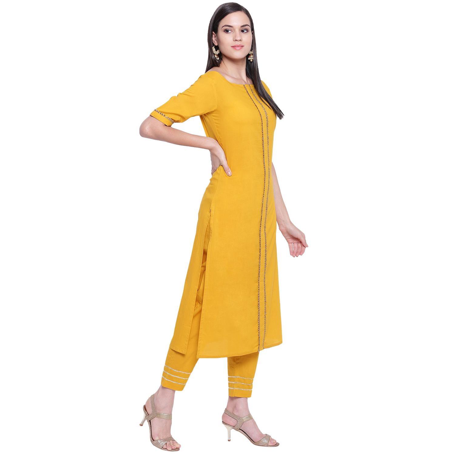 Fabnest - Yellow Colored Casual Wear Gota Work Cotton Kurti Pant Set