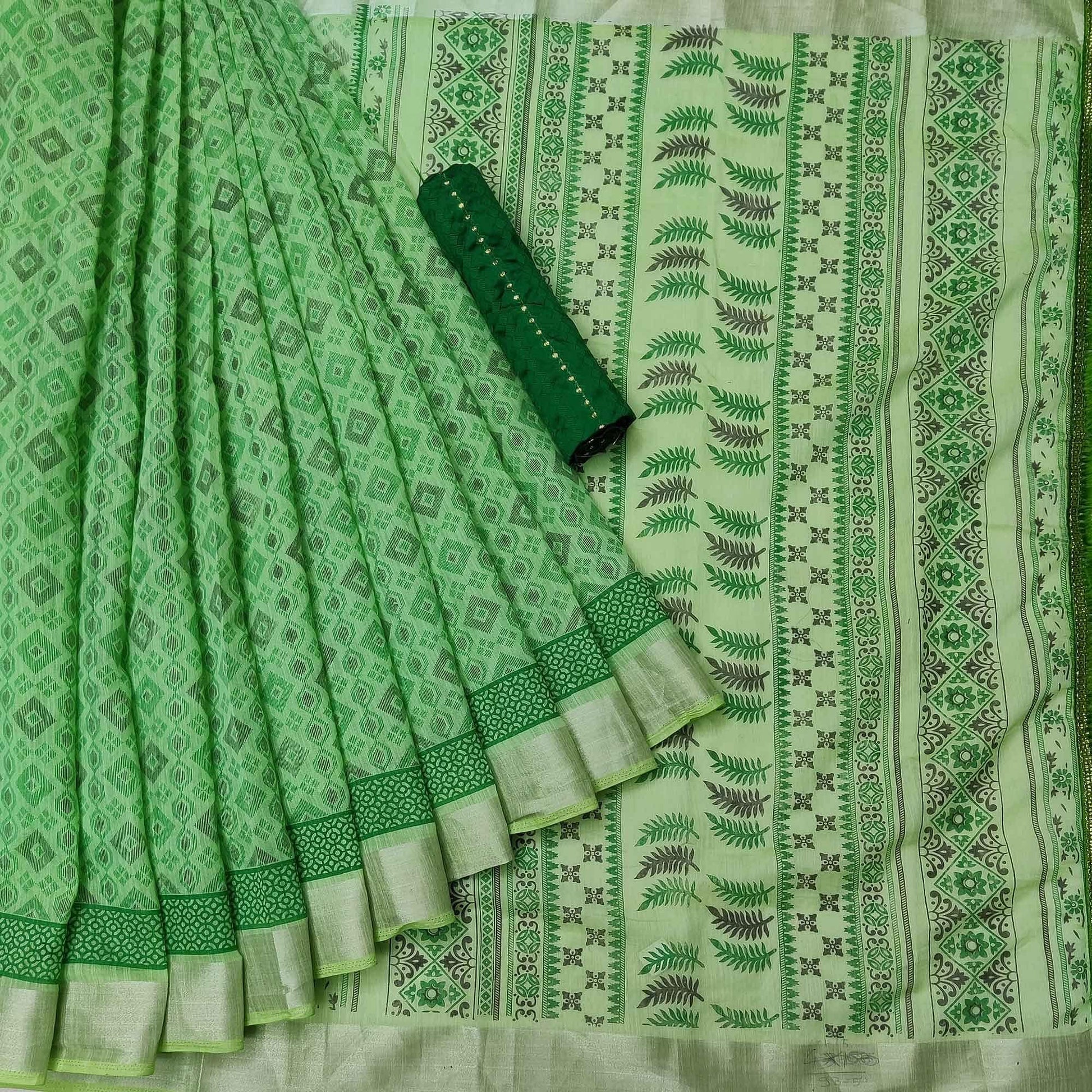 Fantastic Parrot Green Colored Casual Wear Printed Cotton Saree