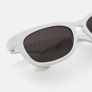 Isamu Solid White