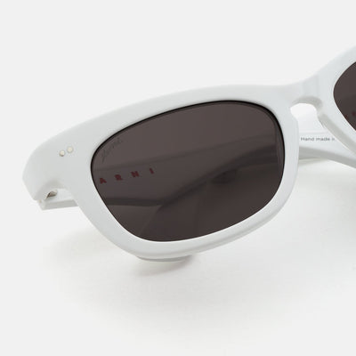 Isamu Solid White