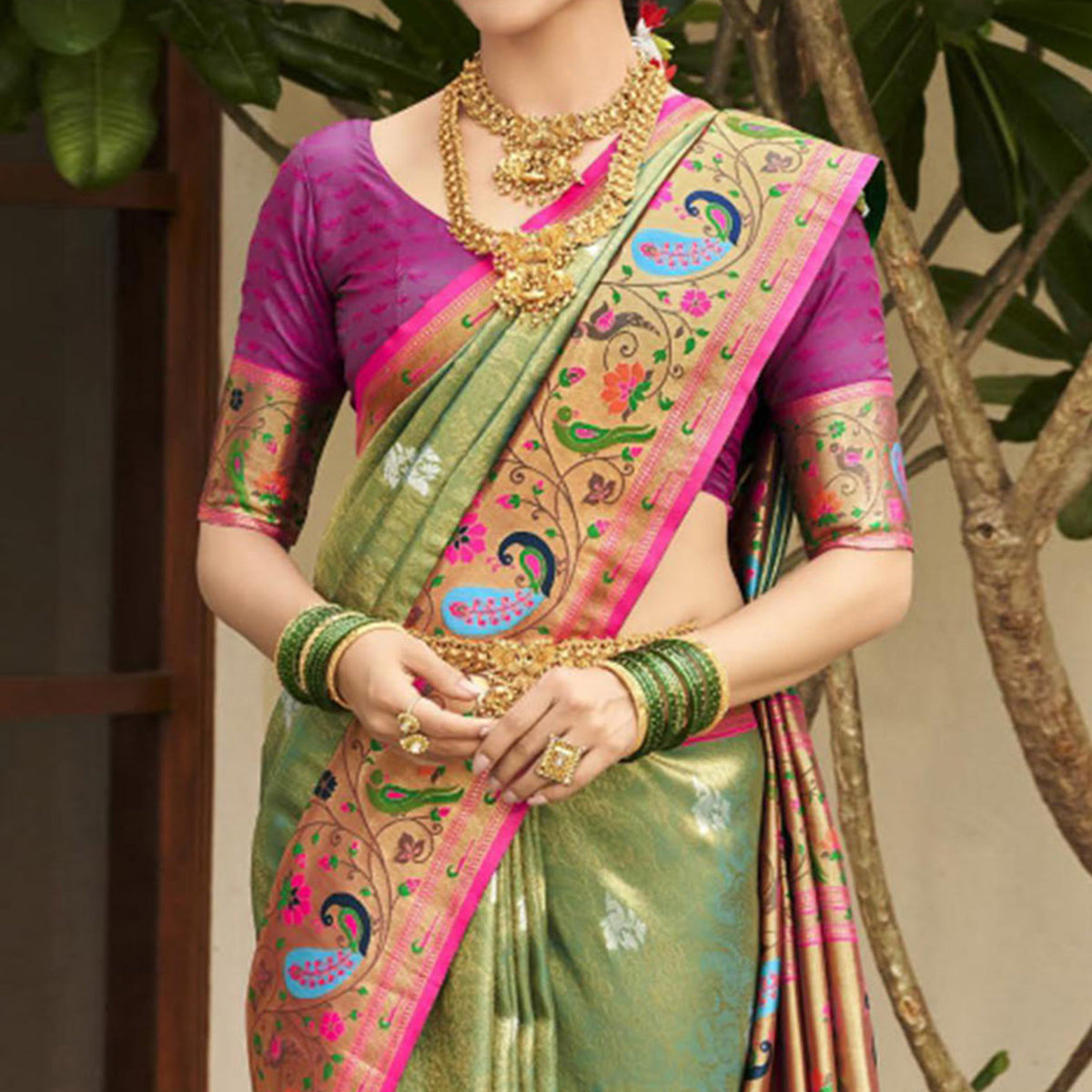 5green-woven-kanjivaram-silk-paithani-saree-with-tassels