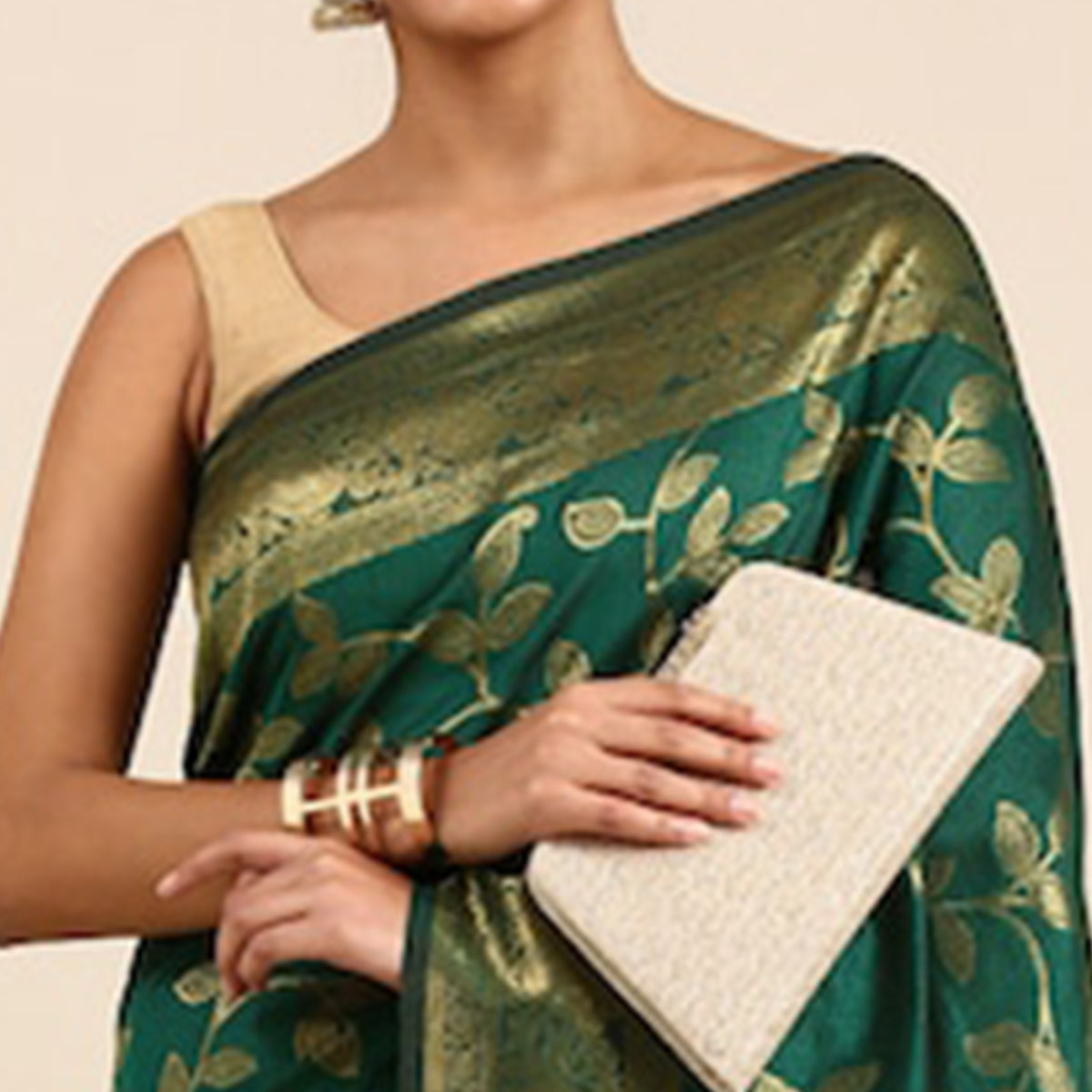 green-woven-kanjivaram-silk-saree-withtassels-1