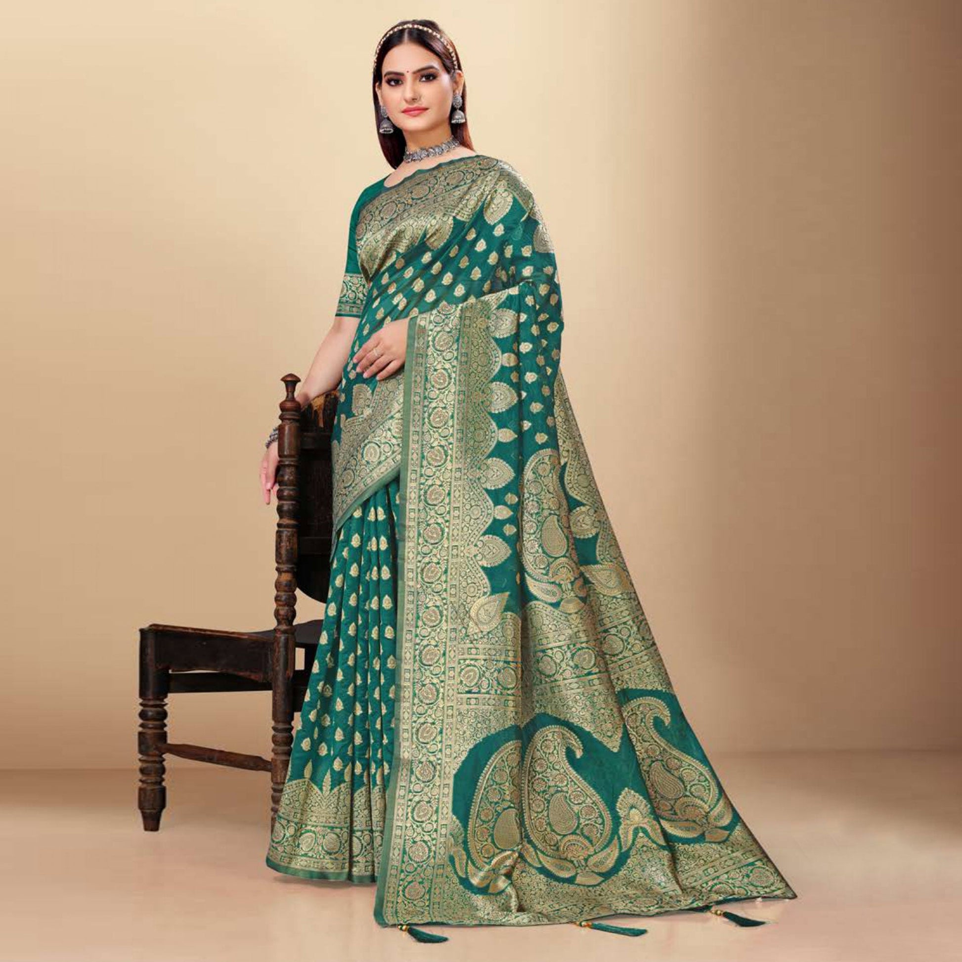 green-woven-art-silk-saree-with-tassels-11