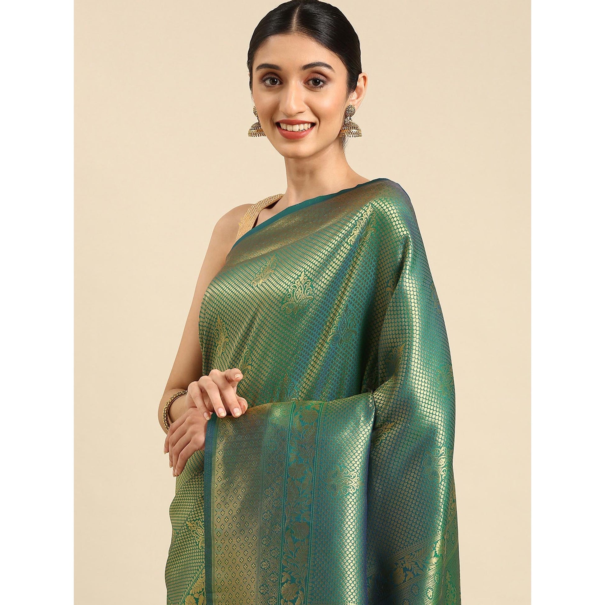 green-woven-kanjivaram-silk-saree-2