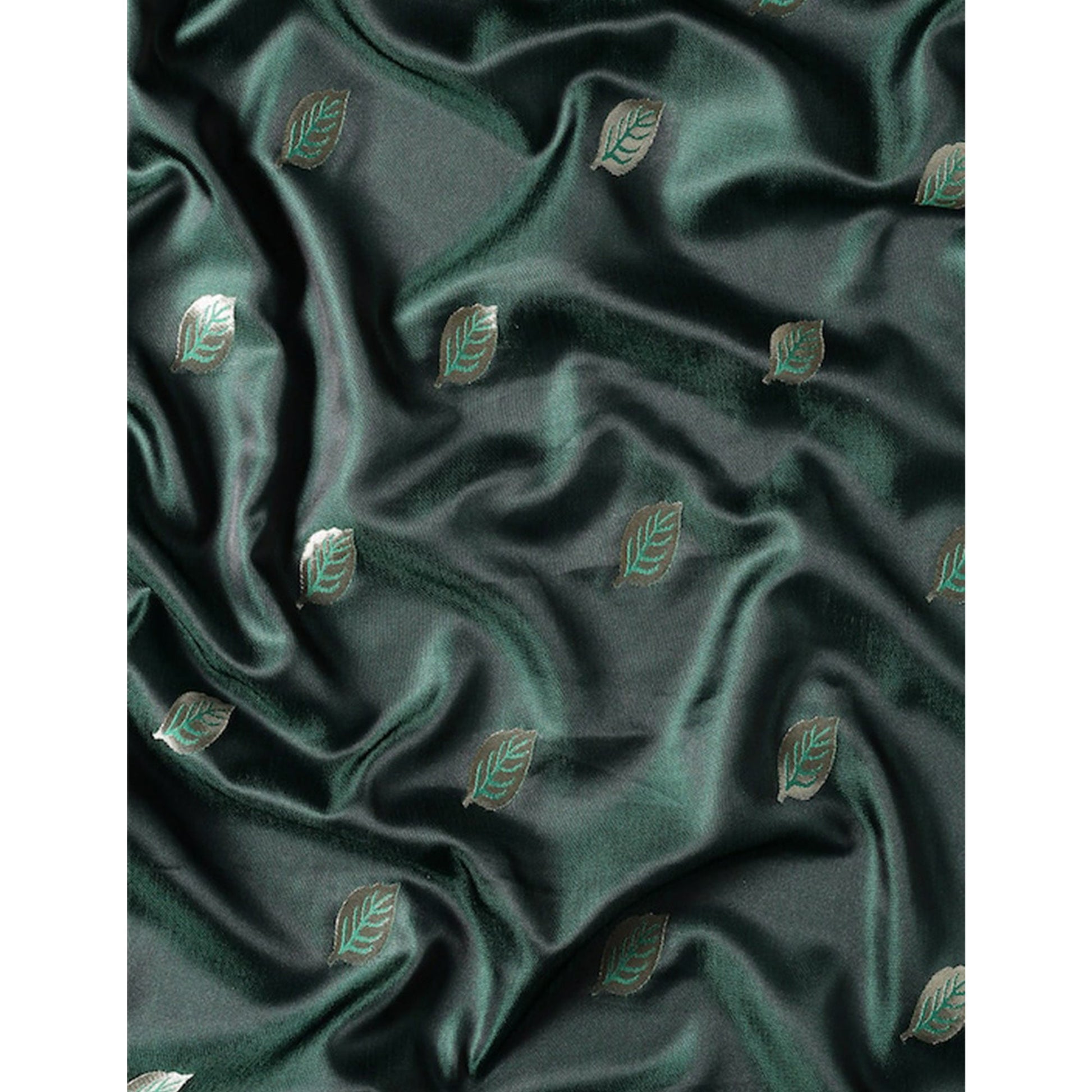 green-woven-kanjivaram-silk-saree-withtassels