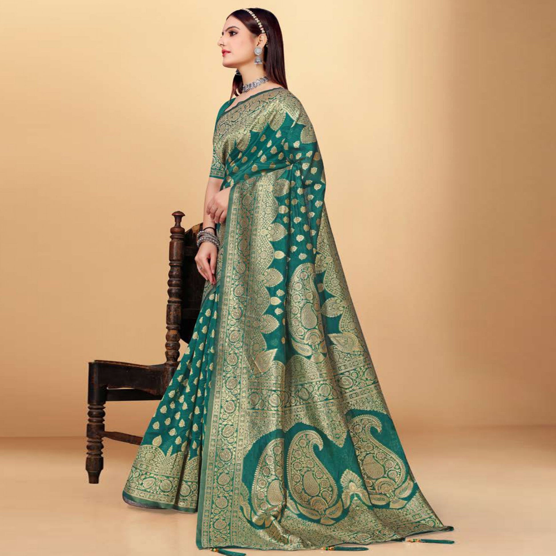 green-woven-art-silk-saree-with-tassels-11