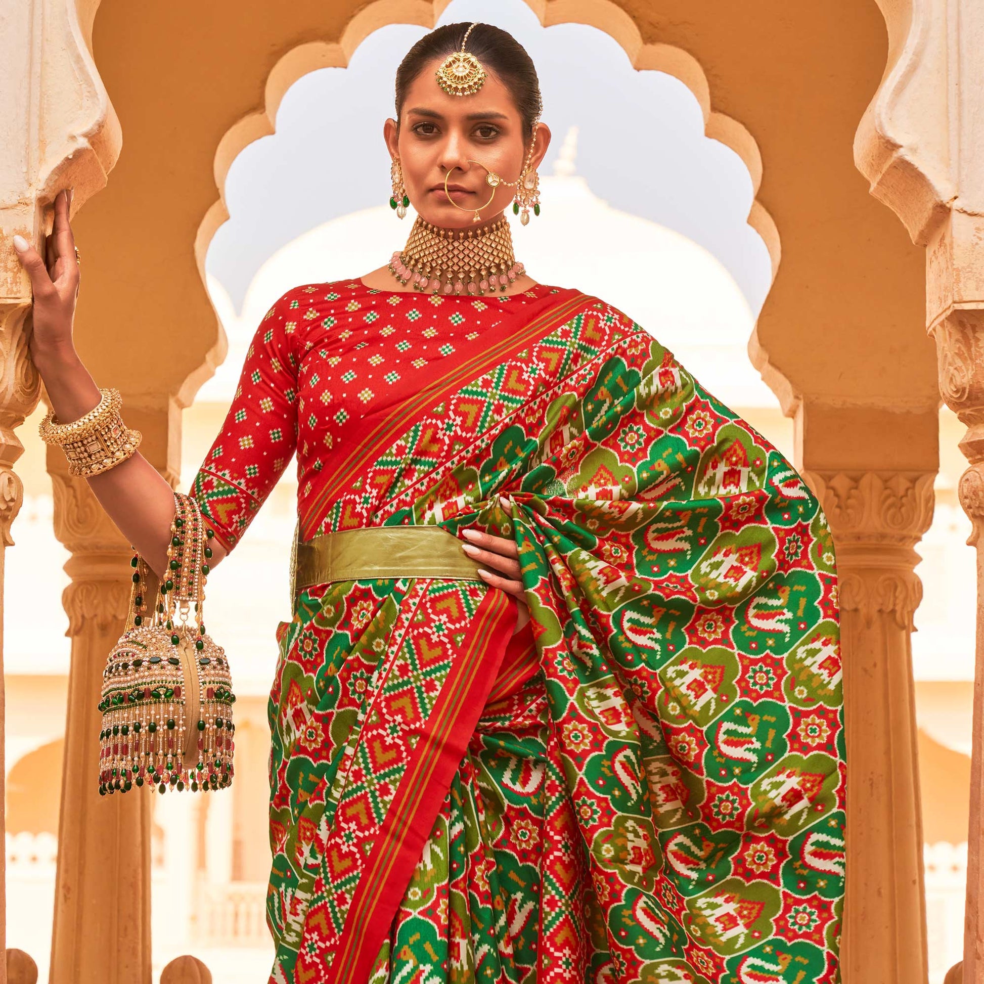 c-green-red-printed-tussar-silk-saree-with-tassels