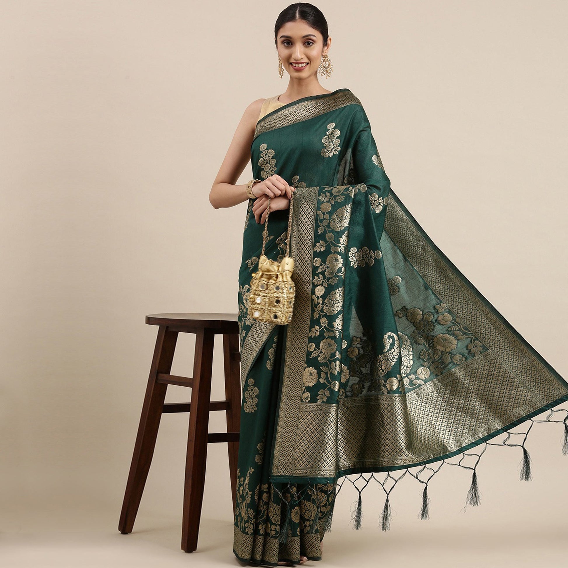 green-woven-kanjivaram-silk-saree-1