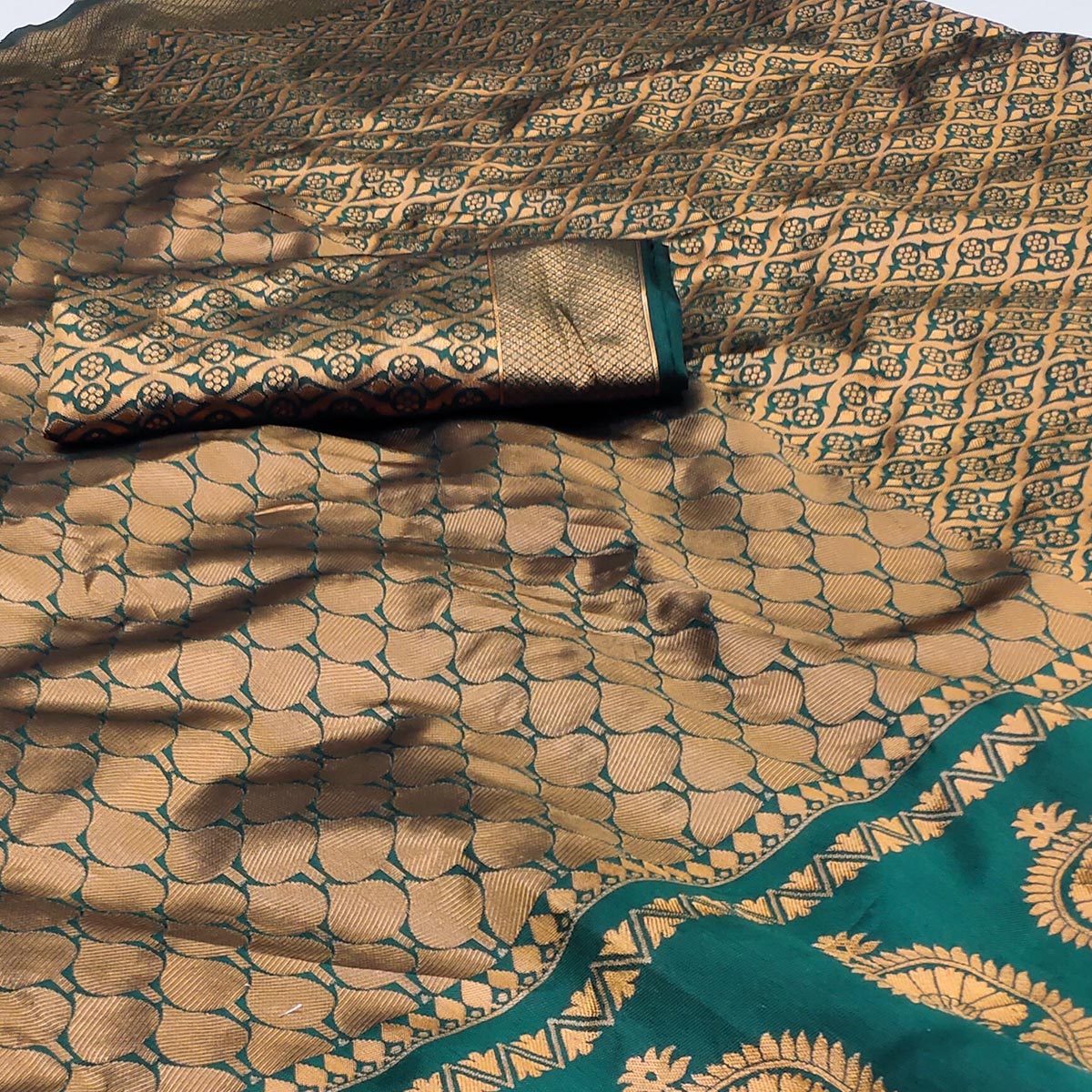 green-woven-banarasi-silk-saree-7