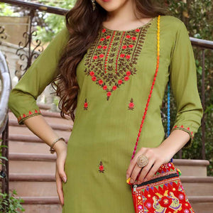 green-floral-embroidered-muslin-kurti