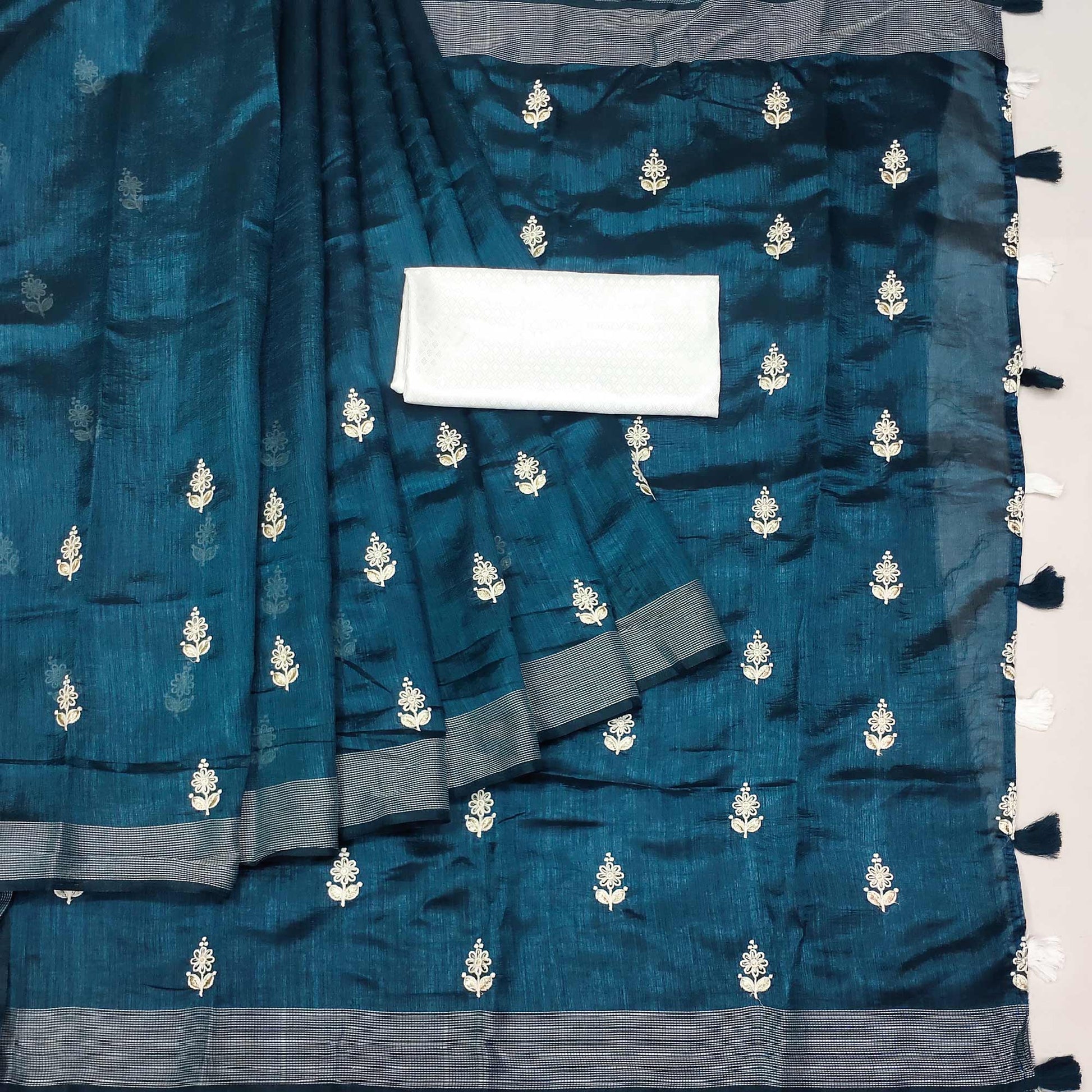 Morpich Floral Embroidered Cotton Blend Saree