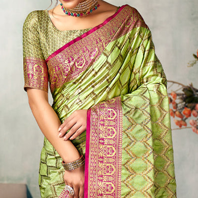 green-woven-banarasi-silk-saree-12