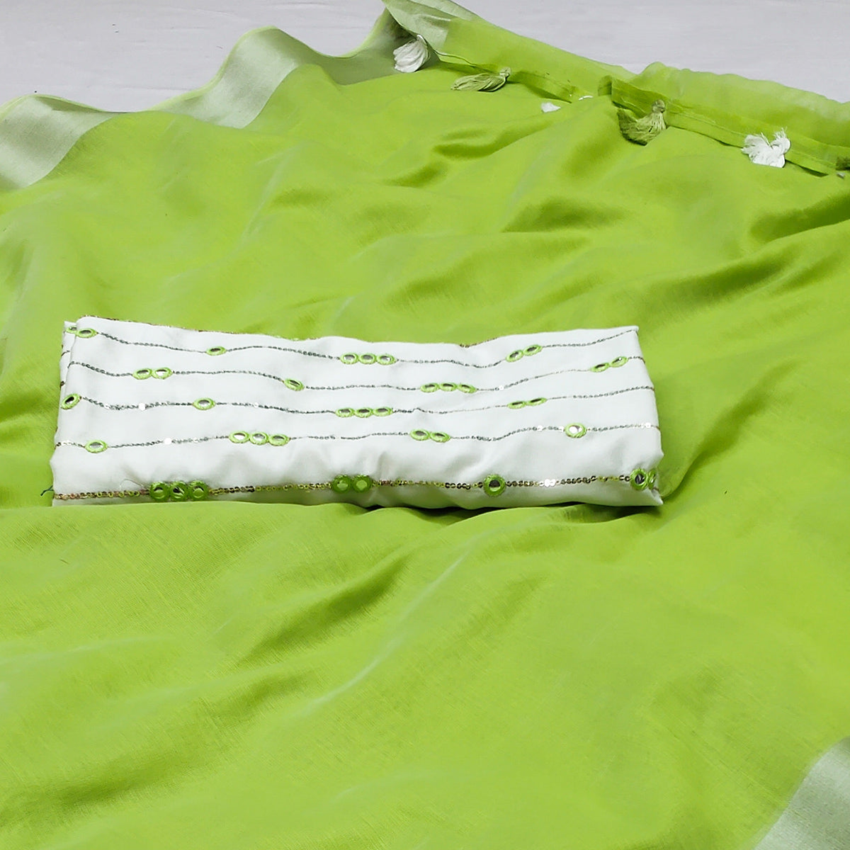 green-solid-chaderi-saree-with-tassels