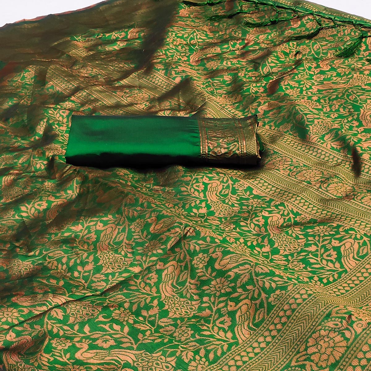 green-woven-art-silk-saree-with-tassels-5