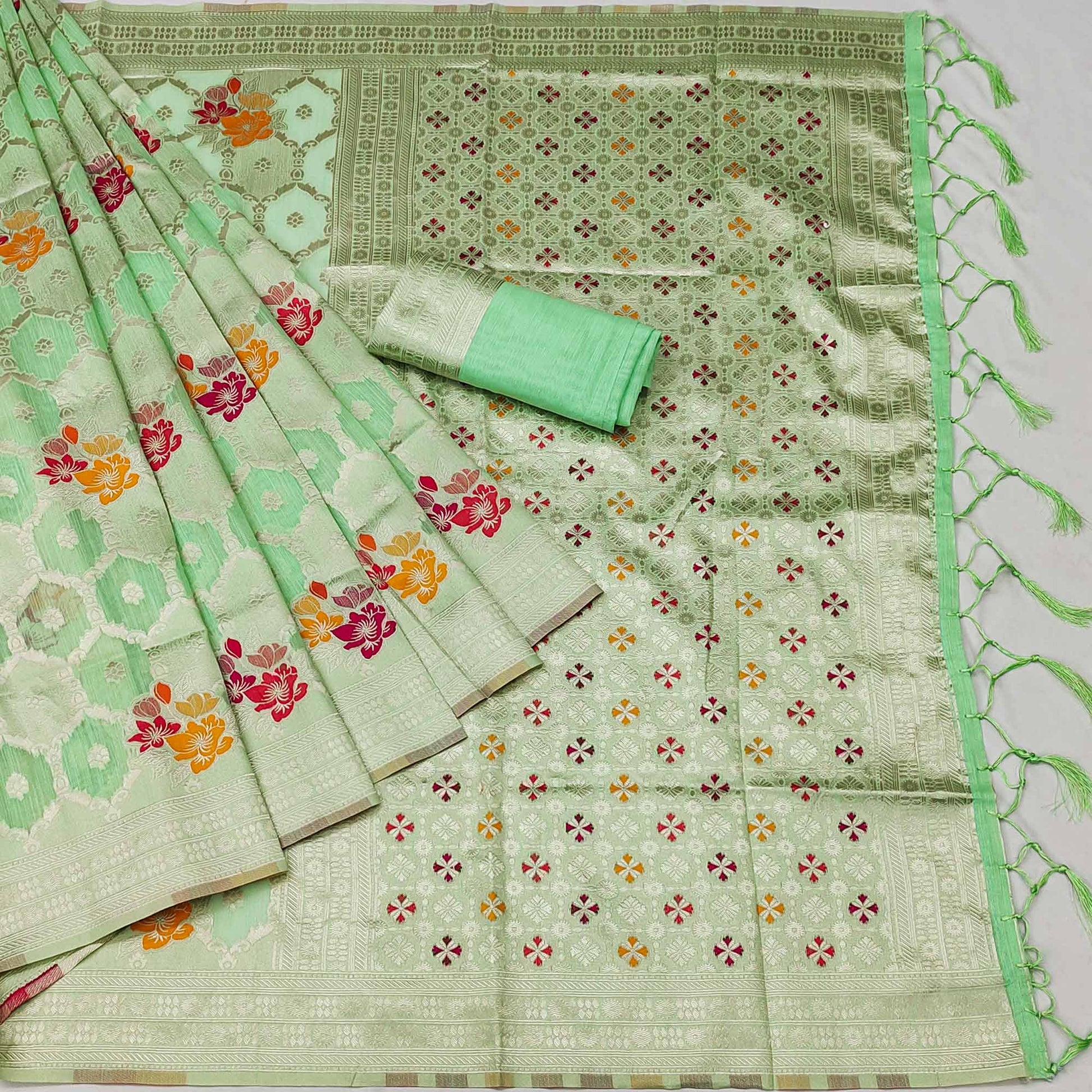 green-woven-jacquard-saree-with-tassels-2