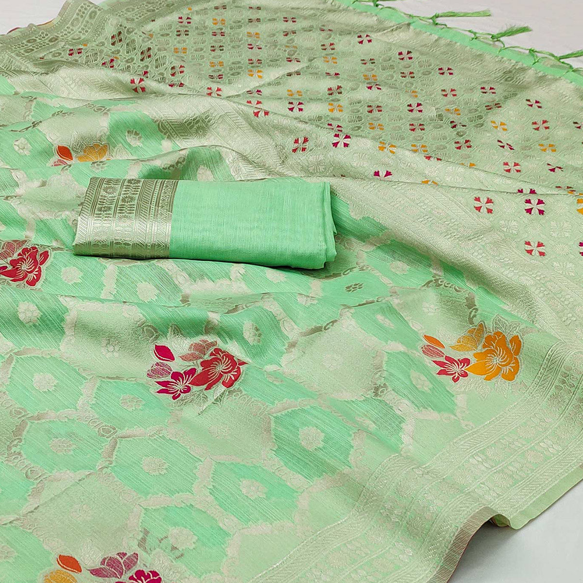 green-woven-jacquard-saree-with-tassels-2