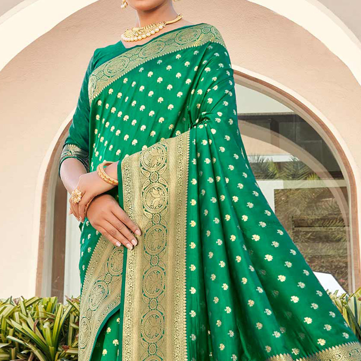 a-green-woven-art-silk-paithani-saree