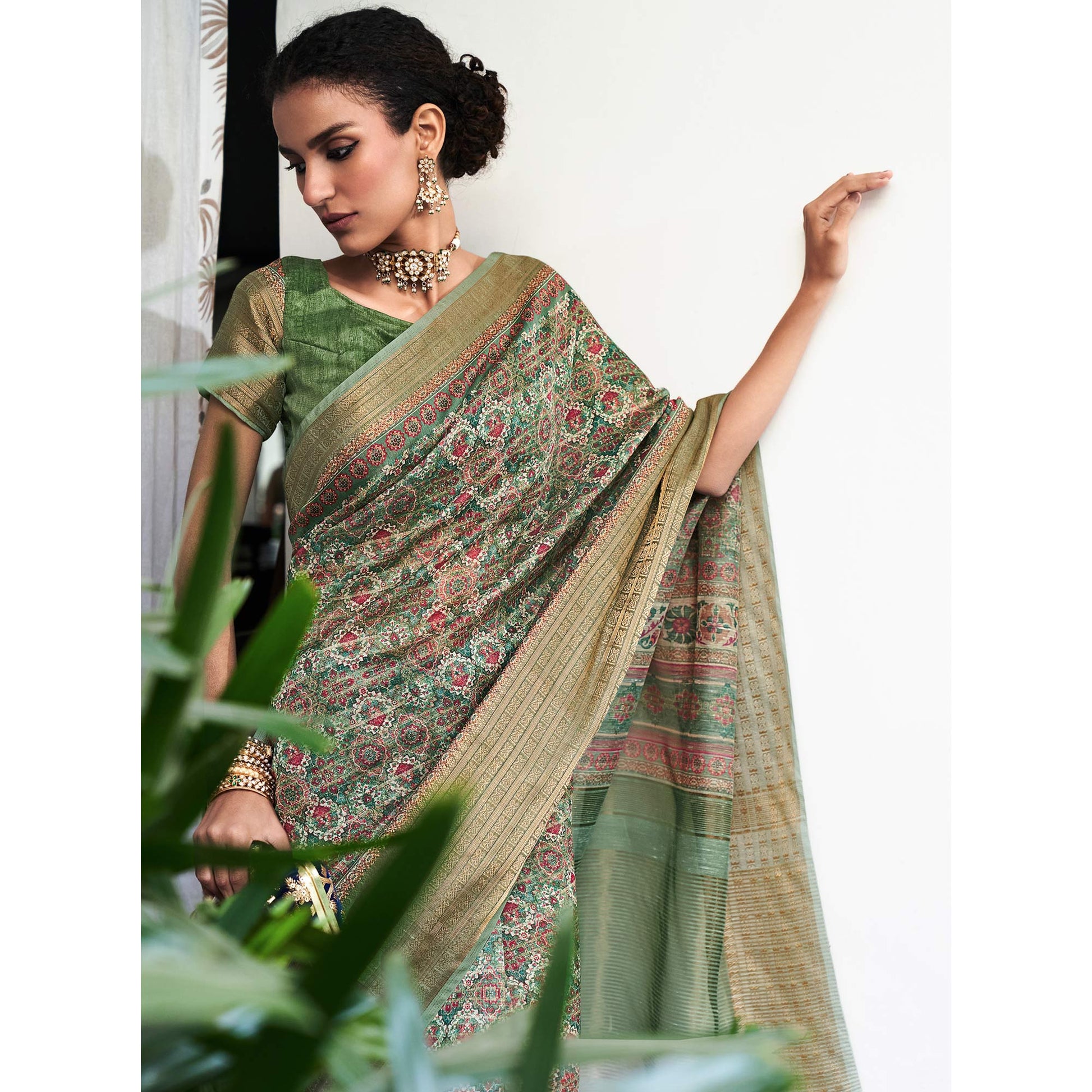 green-digital-printed-linen-saree-2