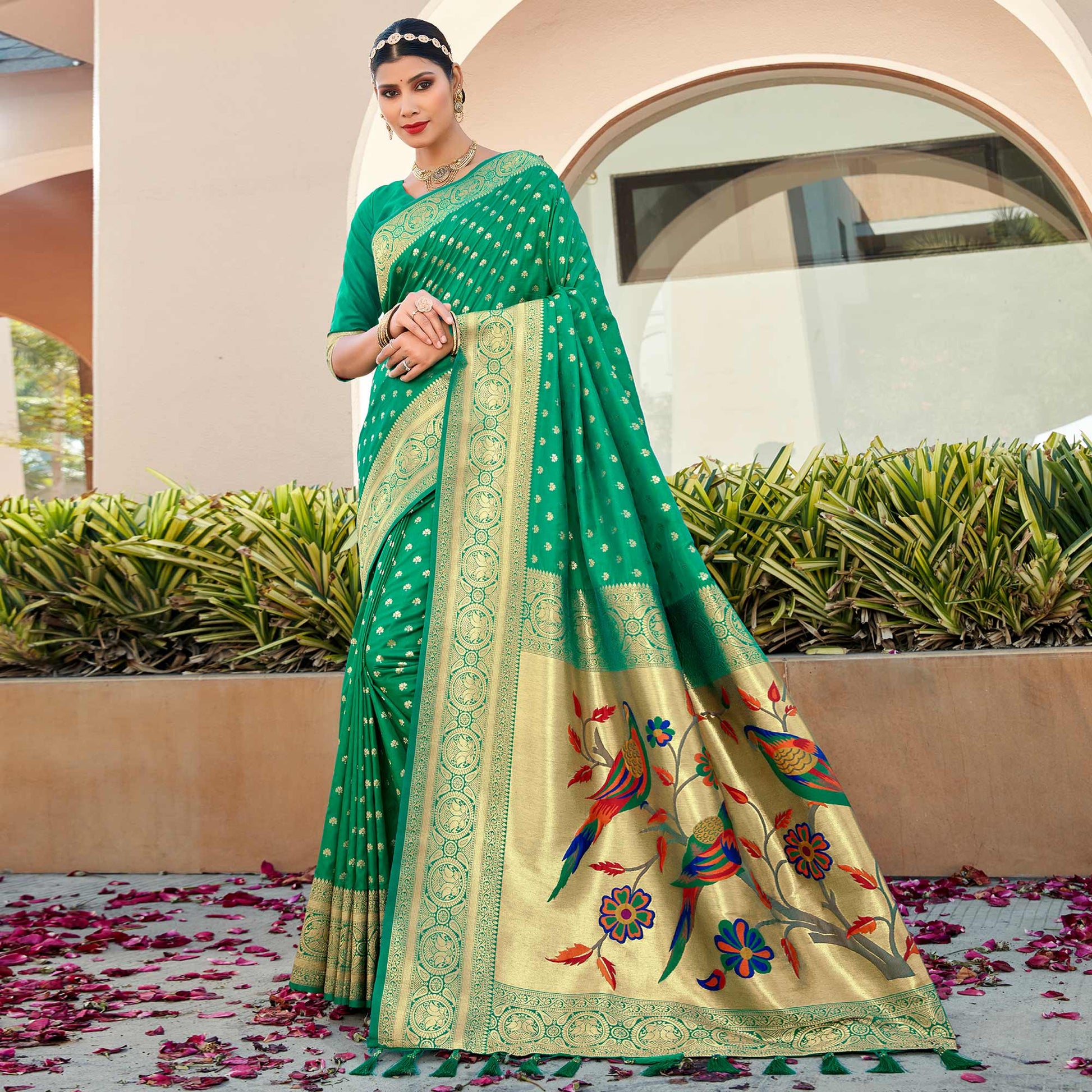 green-woven-art-silk-paithani-saree