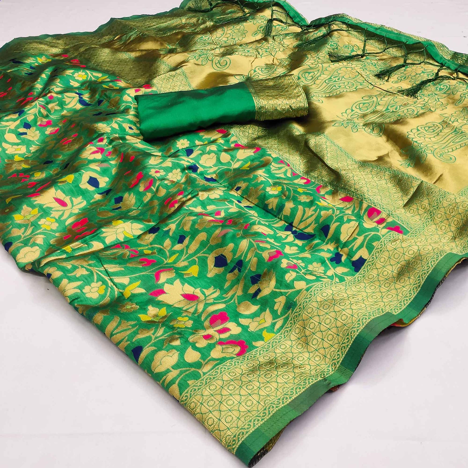 green-floral-woven-art-silk-saree-4