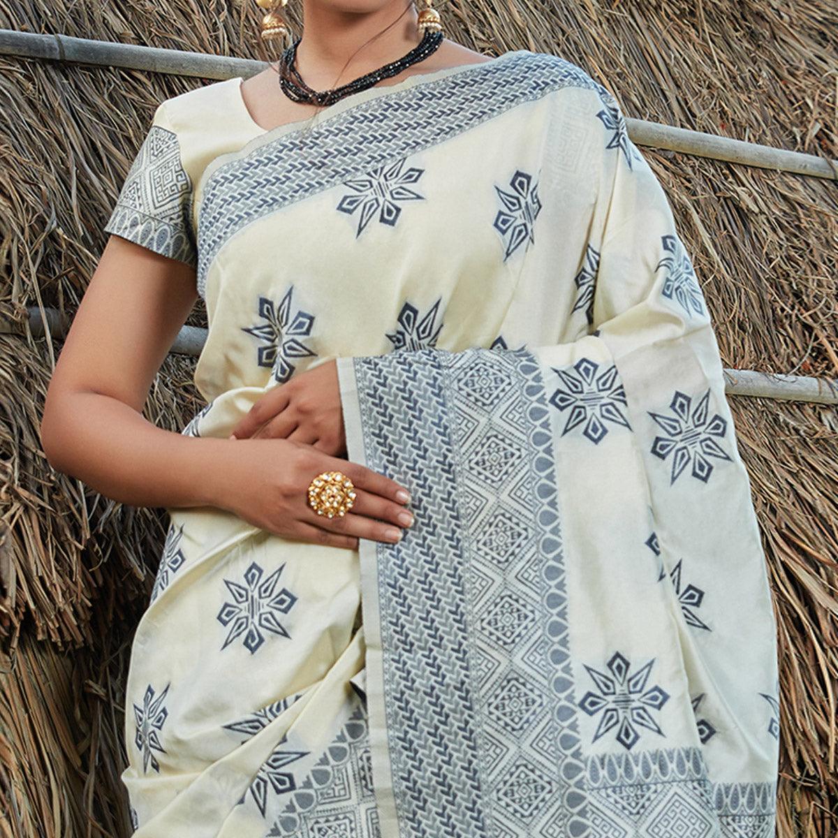 Flamboyant Offwhite Colored Festive Wear Woven Banarasi Silk Saree