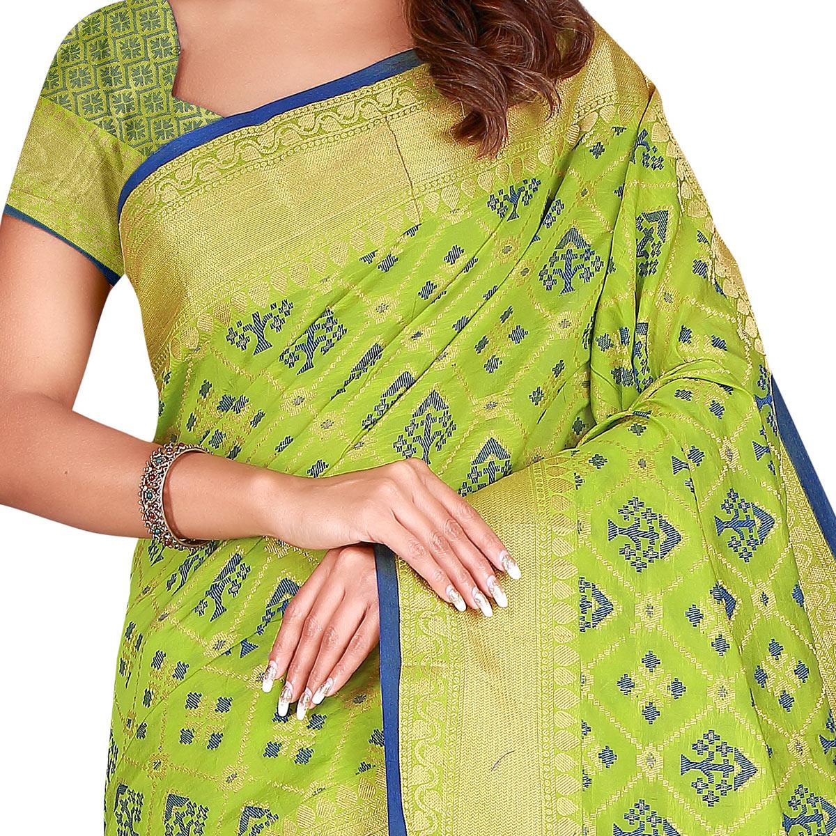 Flattering Green Colored Festive Wear Woven Patola Silk Saree