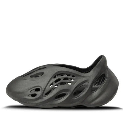 YEEZY FOAM RNR CARBON