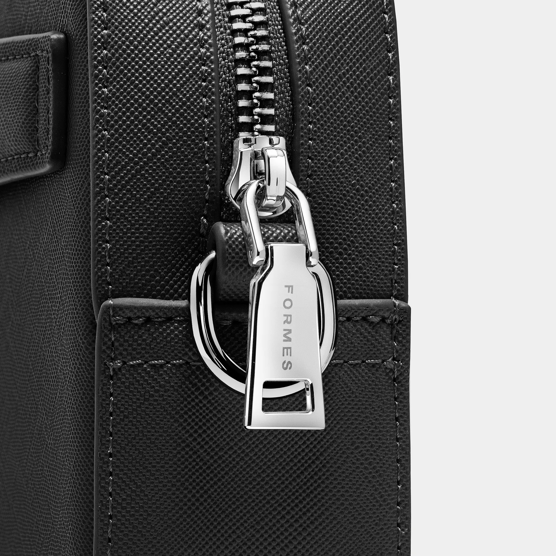 Formes Adapt Nero Mini Crossbody Bag