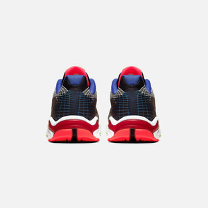 Nike | GHOSWIFT