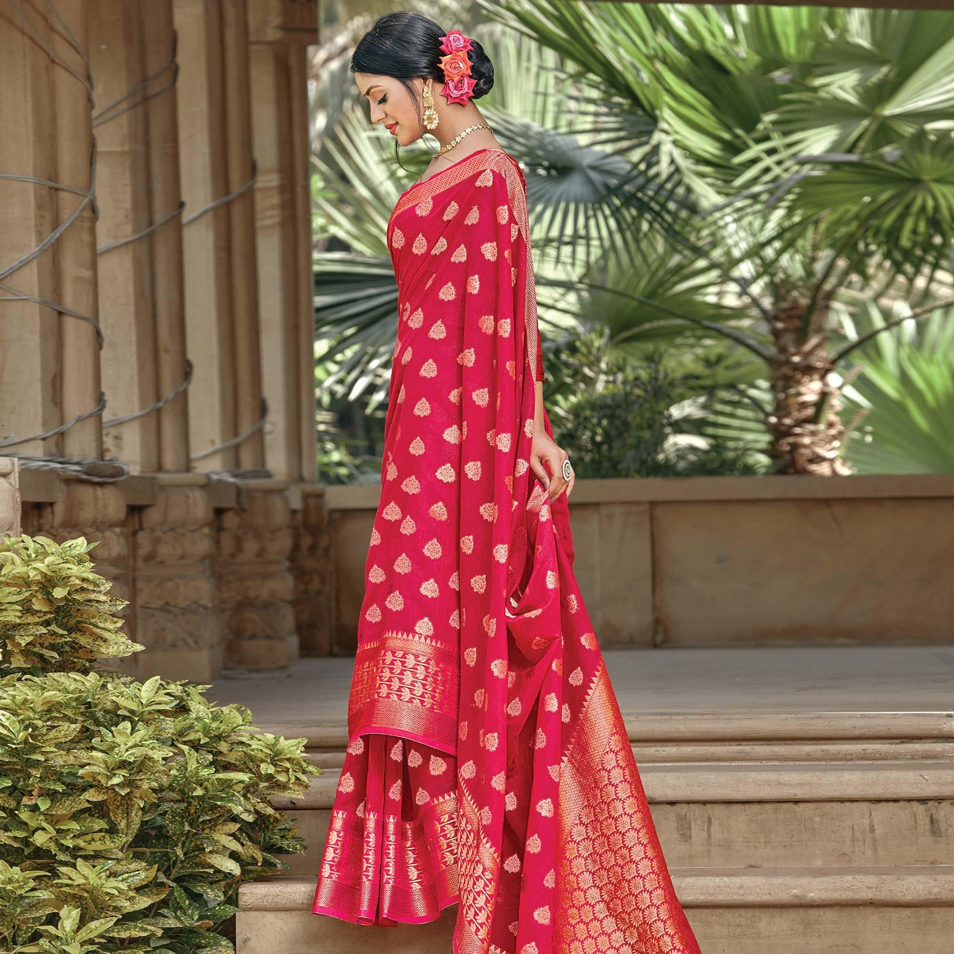 Gleaming Dark Pink Colored Festive Wear Woven Handloom Cotton Saree