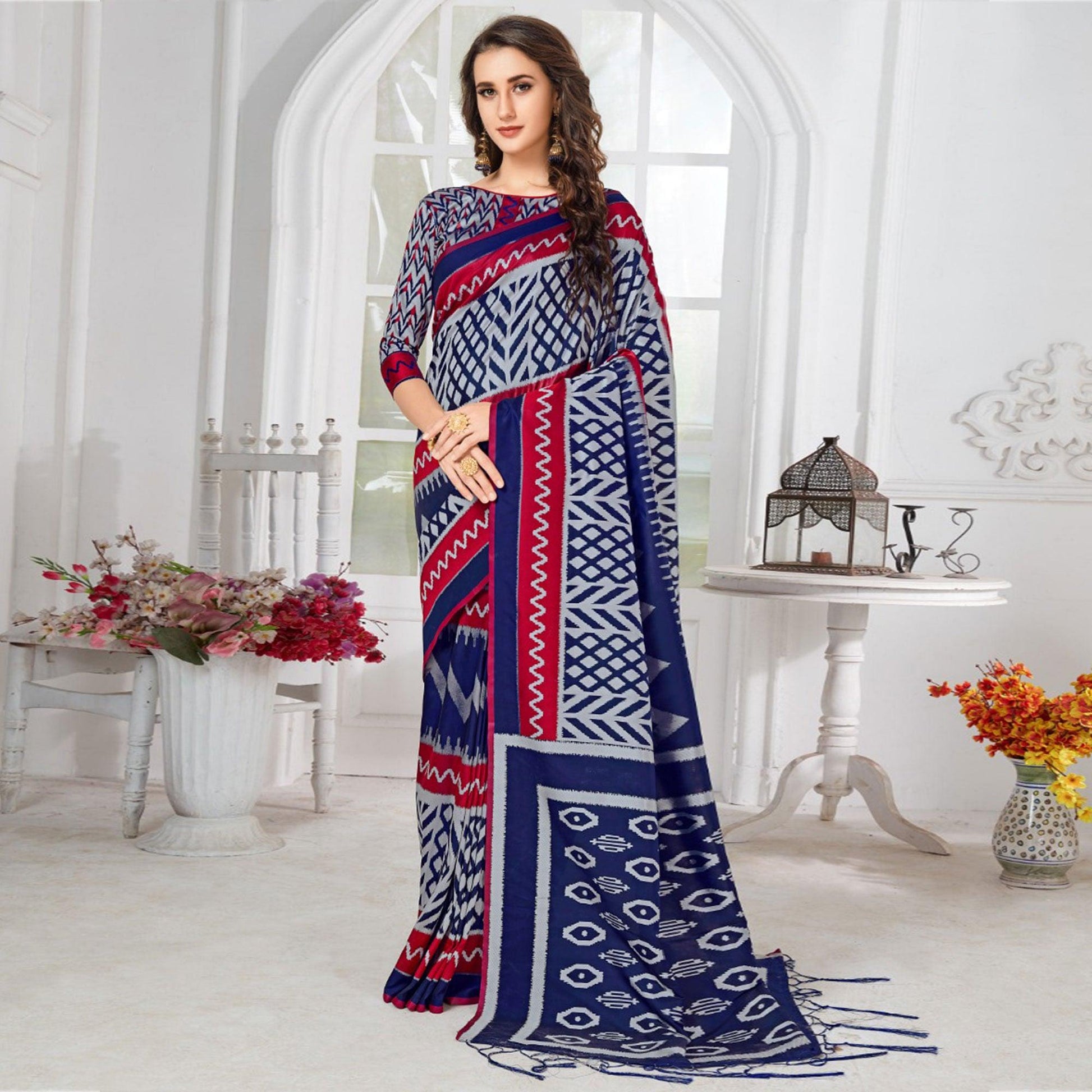 glowing-navy-blue-grey-colored-casual-chervon-printed-cotton-saree