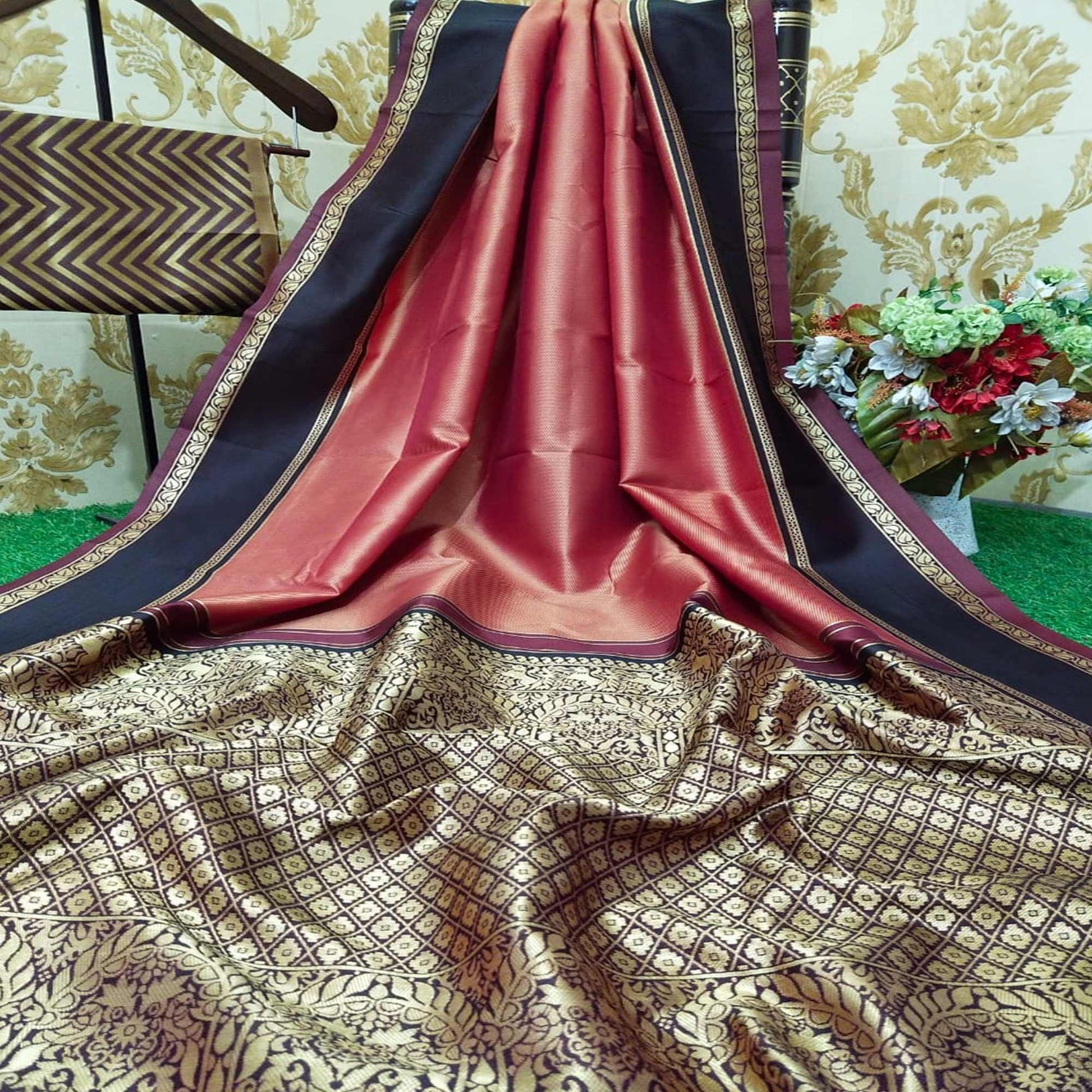 glowing-red-colored-festive-wear-woven-silk-saree-81862