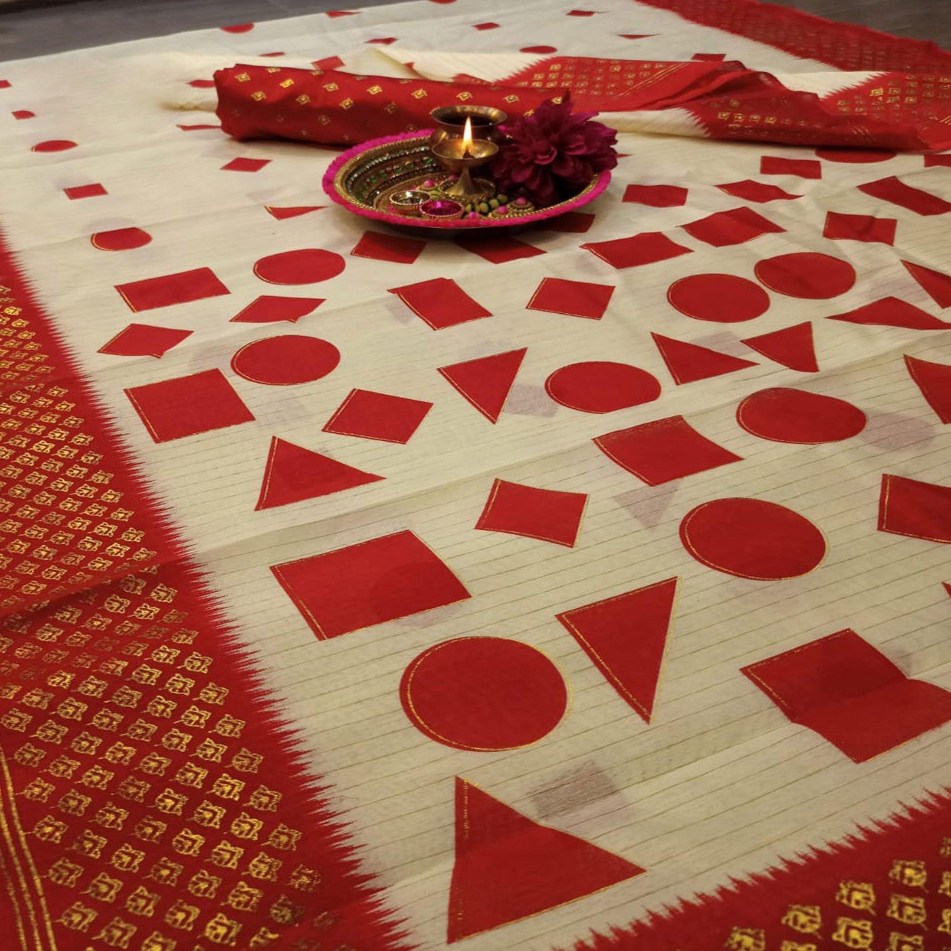 graceful-cream-red-colored-festive-wear-geomatric-foli-print-patola-silk-saree-57326