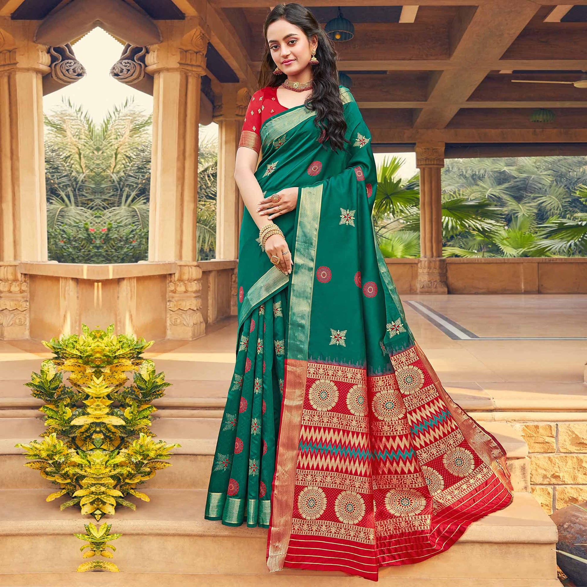 graceful-green-colored-festive-wear-woven-silk-saree-98579